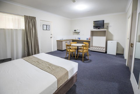 Emerald Maraboon Motor Inn - Accommodation Newcastle 28