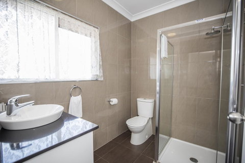 Emerald Maraboon Motor Inn - Accommodation Newcastle 34