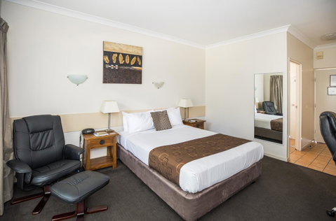 Emerald Maraboon Motor Inn - Accommodation Newcastle 36