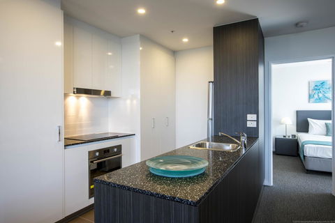 Synergy Broadbeach - Official - Accommodation Newcastle 1