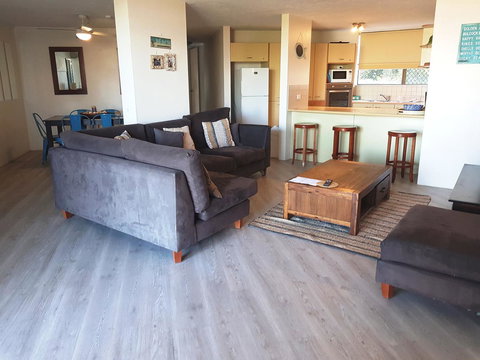 Casablanca Beachfront Apartments - Accommodation Newcastle 5