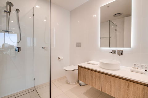 Iconic Kirra Beach Resort - Accommodation Newcastle 2