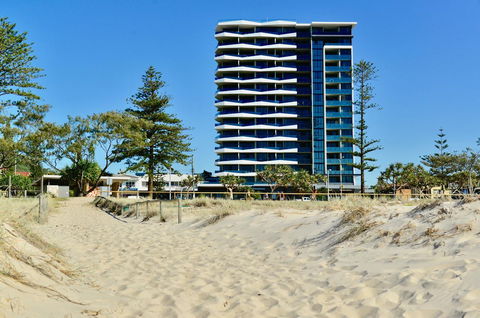 Iconic Kirra Beach Resort - Accommodation Newcastle 7