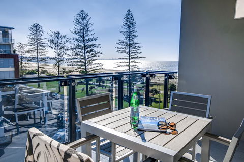 Iconic Kirra Beach Resort - Accommodation Newcastle 17