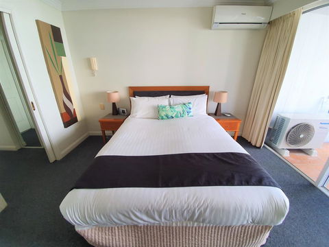Broadbeach Holiday Apartments - Accommodation Newcastle 28