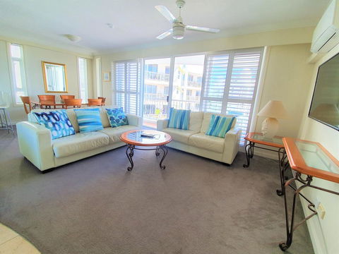 Broadbeach Holiday Apartments - Accommodation Newcastle 17