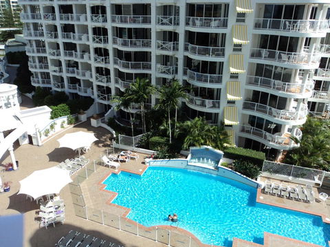 Broadbeach Holiday Apartments - Accommodation Newcastle 1