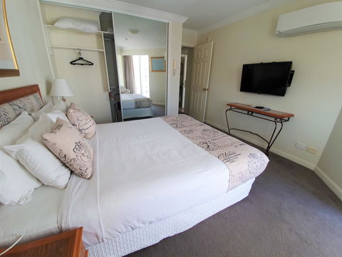 Broadbeach Holiday Apartments - Accommodation Newcastle 13