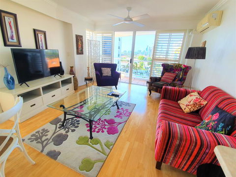 Broadbeach Holiday Apartments - Accommodation Newcastle 4