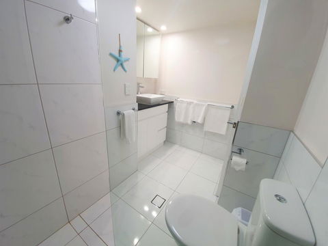 Broadbeach Holiday Apartments - Accommodation Newcastle 8