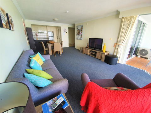 Broadbeach Holiday Apartments - Accommodation Newcastle 30