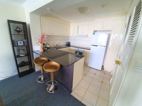 Broadbeach Holiday Apartments - Accommodation Newcastle 29