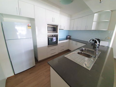 Broadbeach Holiday Apartments - Accommodation Newcastle 10