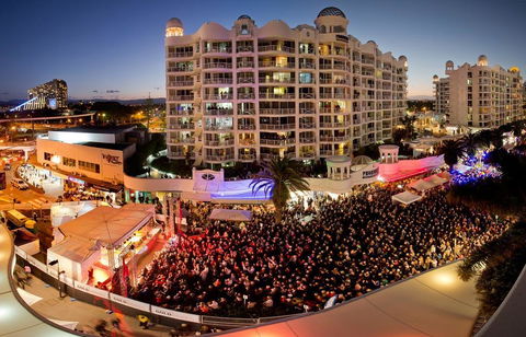 Broadbeach Holiday Apartments - Accommodation Newcastle 39