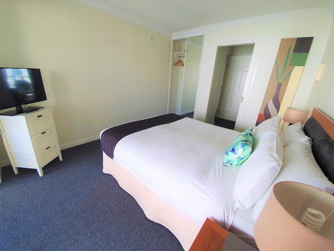 Broadbeach Holiday Apartments - Accommodation Newcastle 27