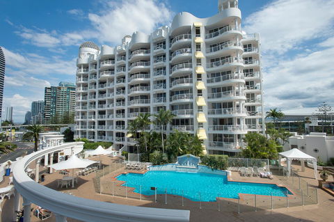 Broadbeach Holiday Apartments - Accommodation Newcastle 0