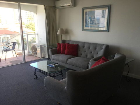 Broadbeach Holiday Apartments - Accommodation Newcastle 37