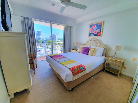 Broadbeach Holiday Apartments - Accommodation Newcastle 20