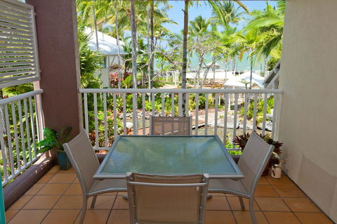 Coral Sands Beachfront Resort - Accommodation Newcastle 2