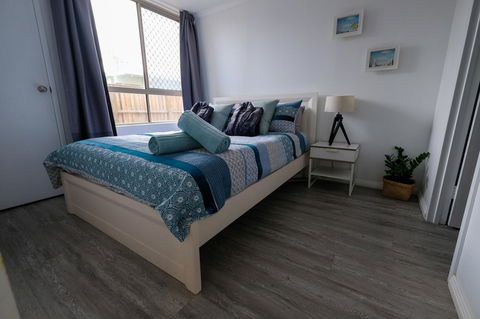 Sanctuary Beach Retreat - Accommodation Newcastle 1