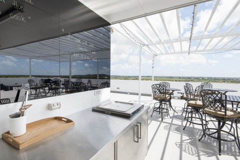 Riviera Mackay - Accommodation Newcastle 17