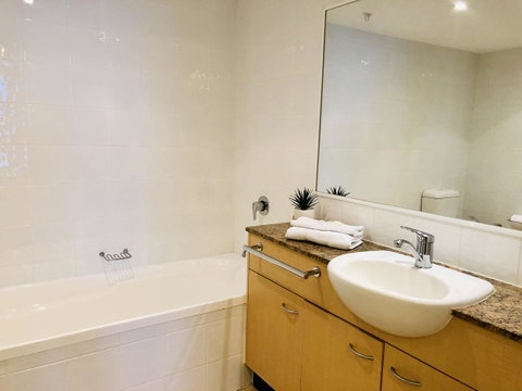 Kirra Beach Apartments - Accommodation Newcastle 6