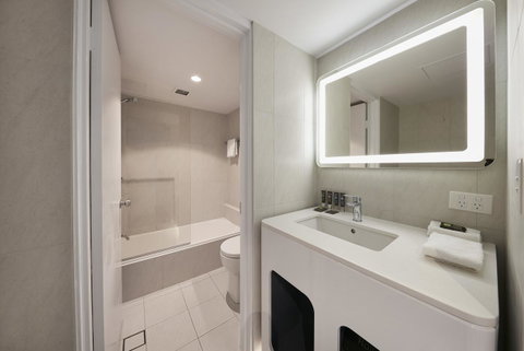 Novotel Surfers Paradise - Accommodation Newcastle 13