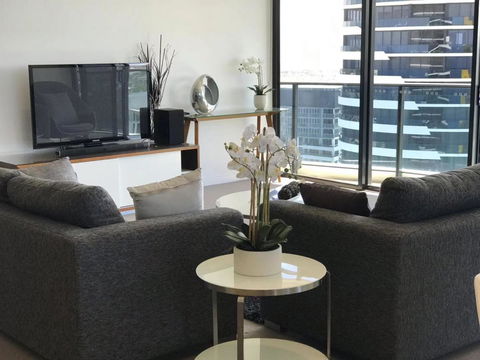 Luxury 3 Bedroom In Heart Of Broadbeach - Accommodation Newcastle 18