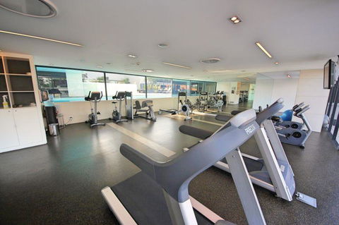Luxury 3 Bedroom In Heart Of Broadbeach - Accommodation Newcastle 9