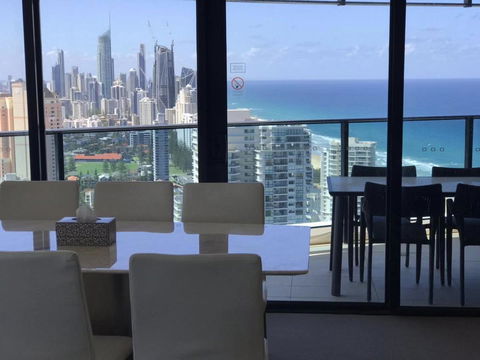 Luxury 3 Bedroom In Heart Of Broadbeach - Accommodation Newcastle 12