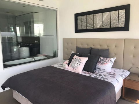 Luxury 3 Bedroom In Heart Of Broadbeach - Accommodation Newcastle 16