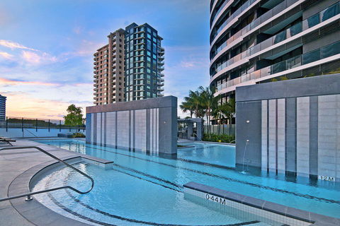 Luxury 3 Bedroom In Heart Of Broadbeach - Accommodation Newcastle 5
