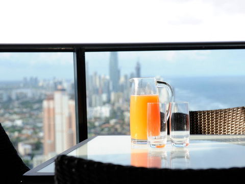 Luxury 3 Bedroom In Heart Of Broadbeach - Accommodation Newcastle 14