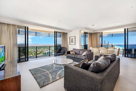 Luxury 3 Bedroom In Heart Of Broadbeach - Accommodation Newcastle 0