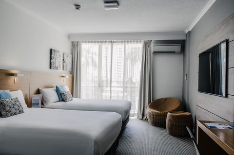 Novotel Cairns Oasis Resort - Accommodation Newcastle 3
