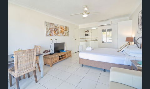 Bay Of Palms - Accommodation Newcastle 10
