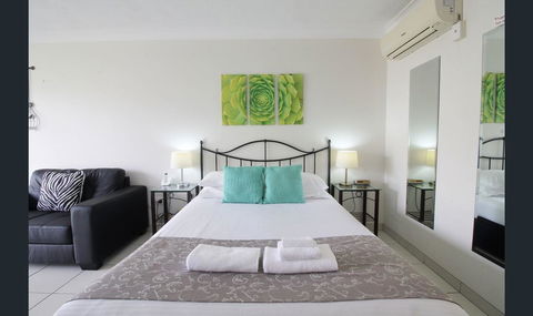 Bay Of Palms - Accommodation Newcastle 23