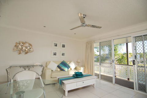 Bay Of Palms - Accommodation Newcastle 31