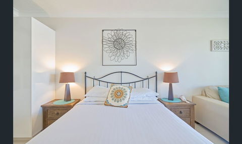 Bay Of Palms - Accommodation Newcastle 9