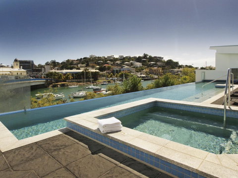Oaks Townsville Gateway Suites - Accommodation Newcastle 2
