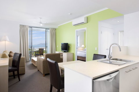 Oaks Townsville Gateway Suites - Accommodation Newcastle 9