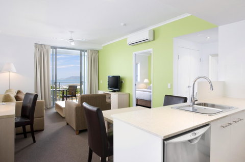 Oaks Townsville Gateway Suites - Accommodation Newcastle 12