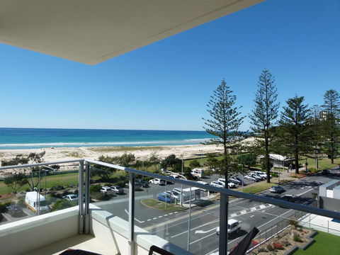 Pure Kirra - Accommodation Newcastle 12
