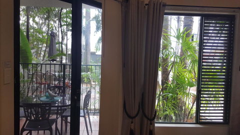 Jackies Holiday Apartment - Accommodation Newcastle 12
