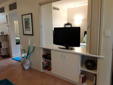 Jackies Holiday Apartment - Accommodation Newcastle 20