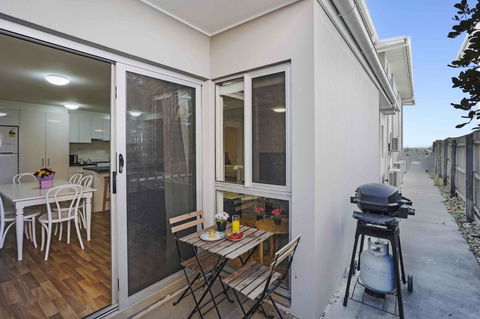 Sandbox Apartments - Accommodation Newcastle 21