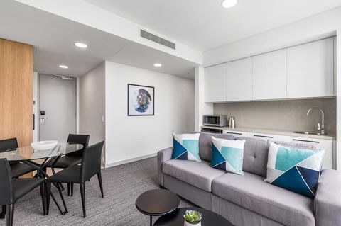 Essence Suites Taringa - Accommodation Newcastle 36