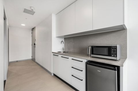 Essence Suites Taringa - Accommodation Newcastle 35