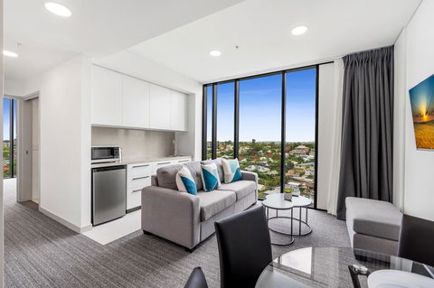 Essence Suites Taringa - Accommodation Newcastle 3