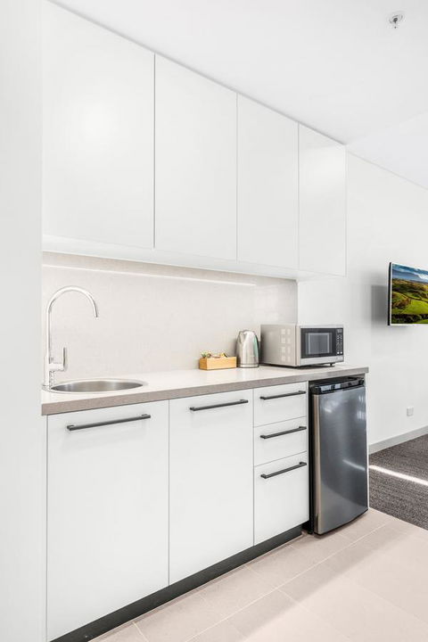 Essence Suites Taringa - Accommodation Newcastle 33